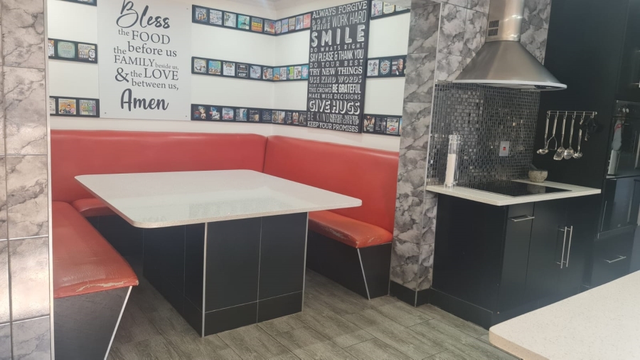 5 Bedroom Property for Sale in Protea Park North West